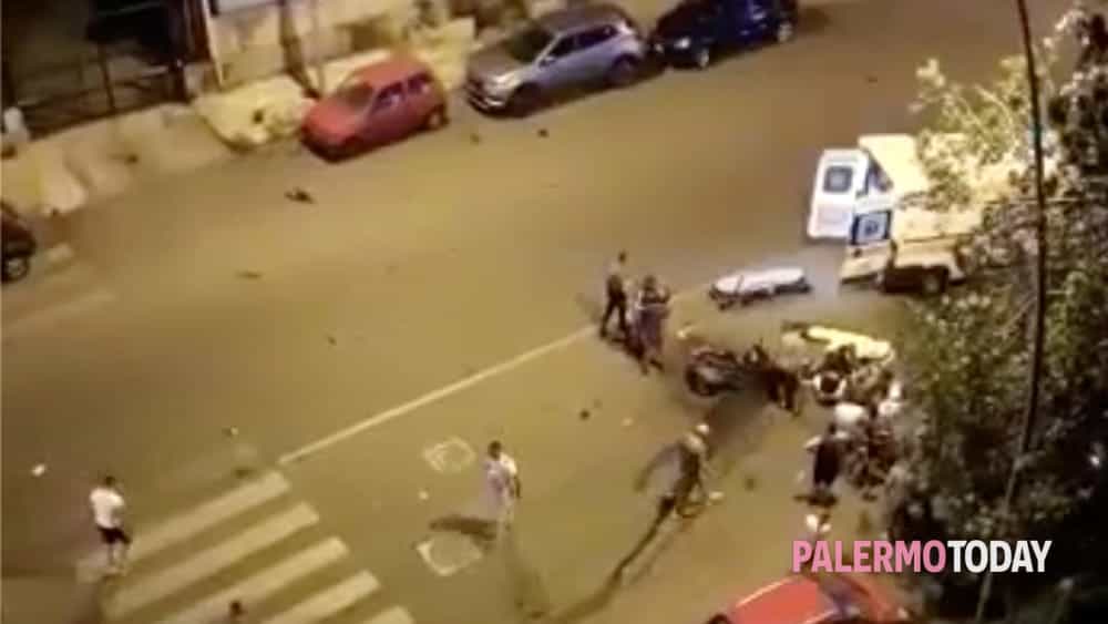 Incidente a Bonagia, scontro fra tre scooter: tre feriti gravi.