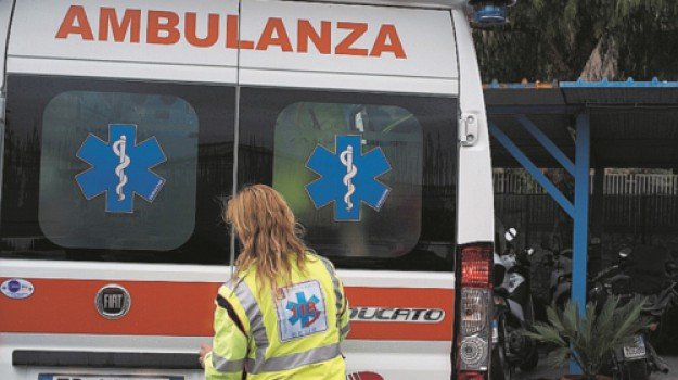 Tragico incidente a Piazza Armerina, auto finisce in un burrone: morti due giovani
