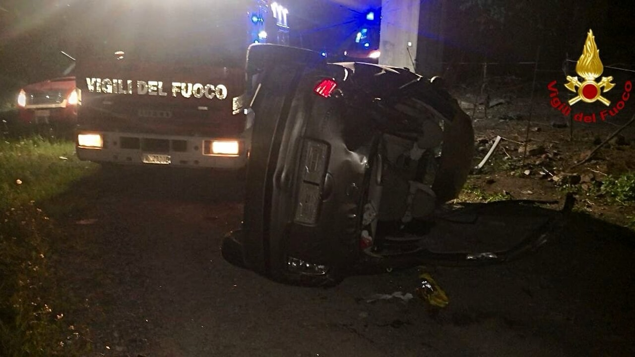 Incidente sulla Palermo-Agrigento, con l’auto sfondano il guardrail e volano giù dal viadotto: ferite tre donne